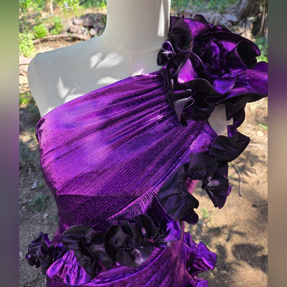 Miley Cyrus Alexandre Vauthier Purple One-Shoulder Ruffle Dress Size 36 - Picture 2 of 16